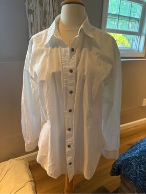 Universal thread Classic White Button-Up Shirt - oversized